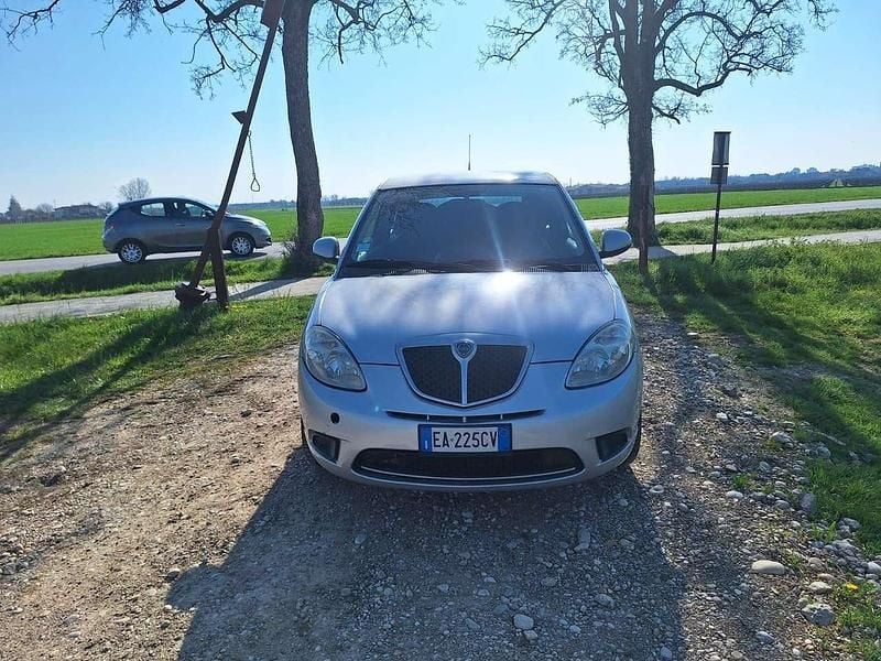 Usata Lancia Ypsilon 60 CV (44 kW) 2010 Grigio Utilitaria