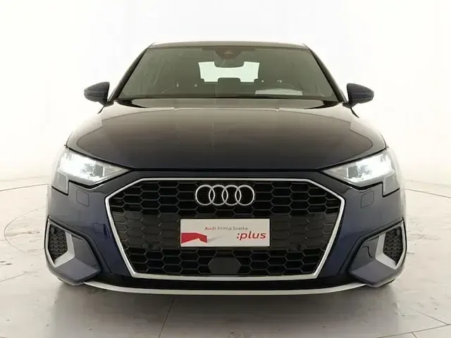 Usata Audi A3 Advanced Plus 150 CV (110 kW) 2021 Blu navarra metallizzato Berlina