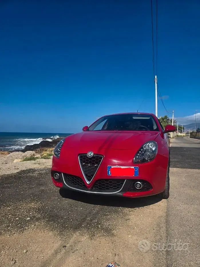 Usata Alfa Romeo Giulietta Tech Edition 120 CV (88 kW) 2019 Rosso Utilitaria