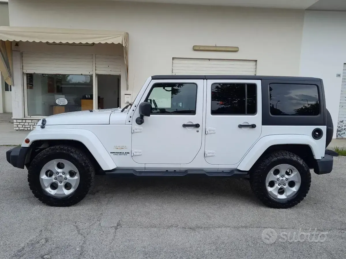 Usata Jeep Wrangler Sahara 200 CV (147 kW) 2014 Bianco SUV