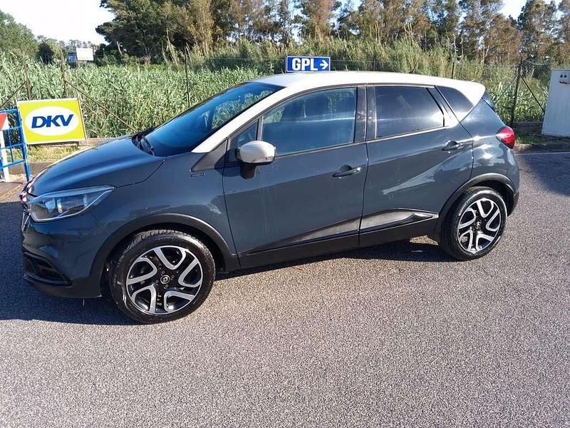 Usata Renault Captur 110 CV (80 kW) 2017 Blu/azzurro SUV