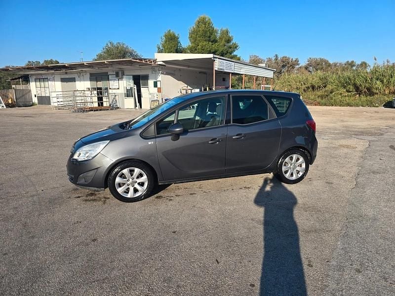 Occasion Opel Meriva 95 ch (69 kW) 2012 Gris Monospace