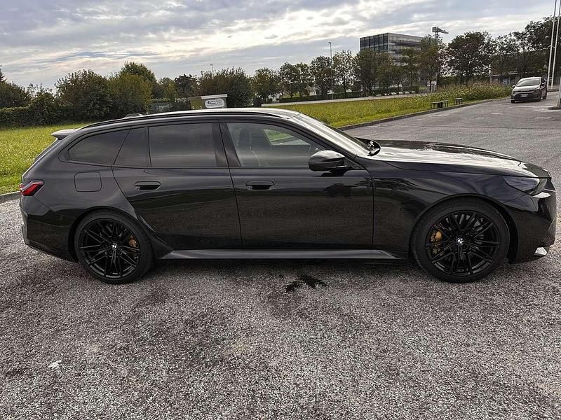 Usata BMW M5 585 CV (430 kW) 2025 Nero Station wagon