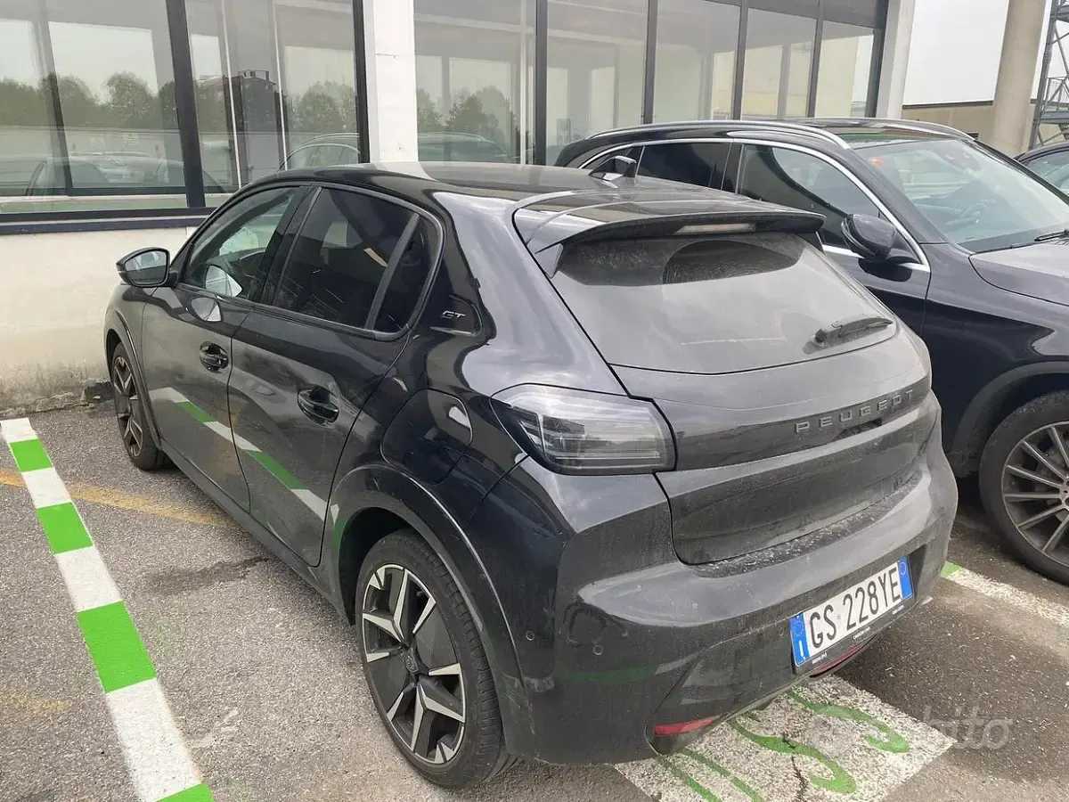Usata Peugeot 208 GT 101 CV (74 kW) 2024 Grigio Utilitaria