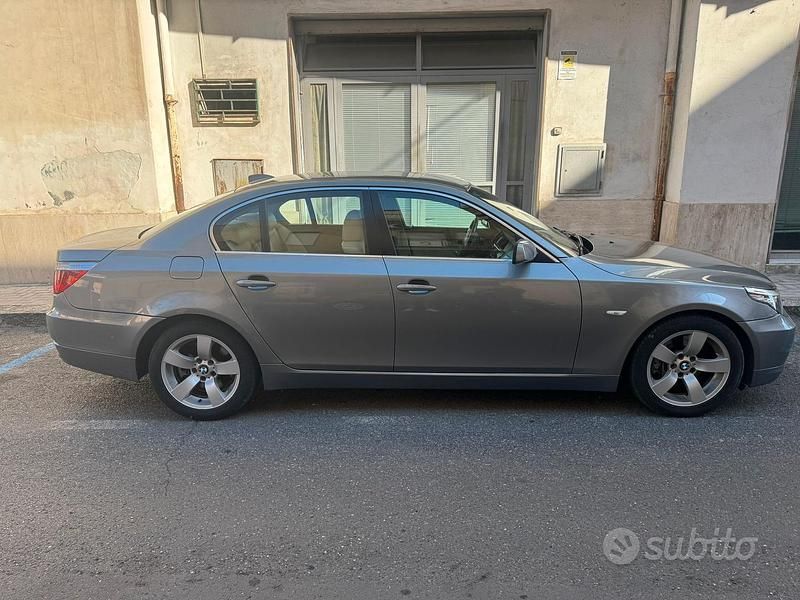 Usata BMW 530 235 CV (172 kW) 2008 Grigio Berlina
