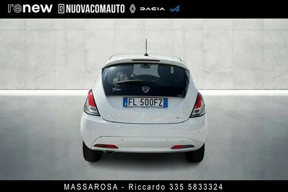 Usata Lancia Ypsilon Gold 69 CV (50 kW) 2017 Bianco Utilitaria