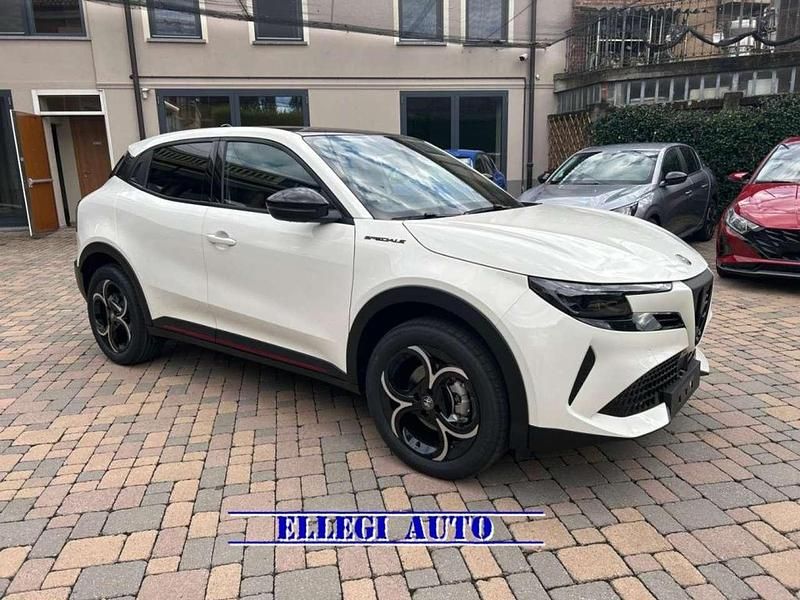 Bianco extraserie Nuova 2025 Alfa Romeo Junior Edizione Speciale SUV | 28.990 € (Buon prezzo) - Immagine 1/4