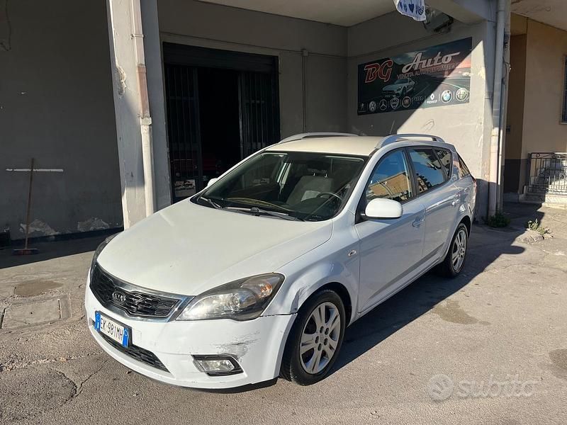 Usata Kia Ceed 125 CV (91 kW) 2011 Bianco Utilitaria