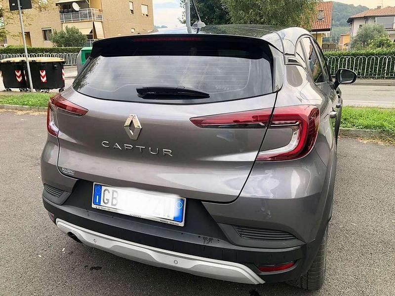 Usata Renault Captur Zen 101 CV (74 kW) 2020 Grigio SUV
