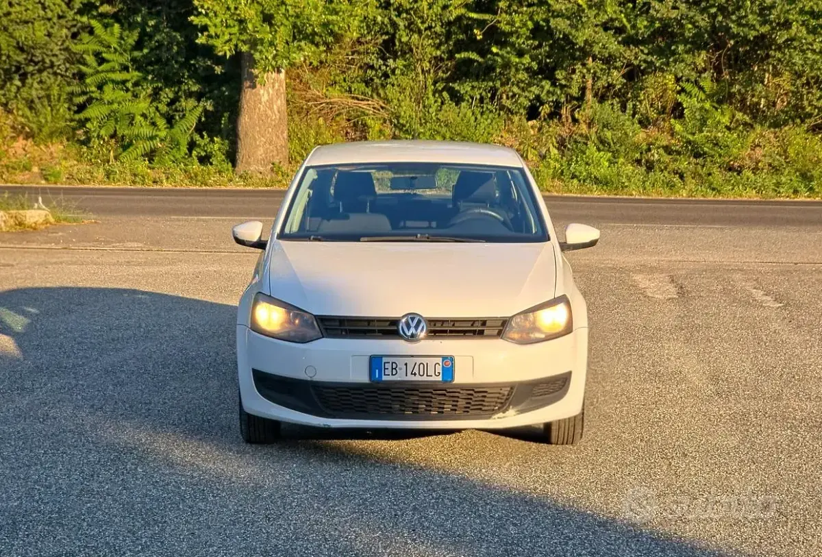 Usata VW Polo Comfortline 75 CV (55 kW) 2012 Bianco Utilitaria