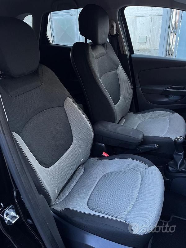Usata Renault Captur 90 CV (66 kW) 2015 Nero SUV