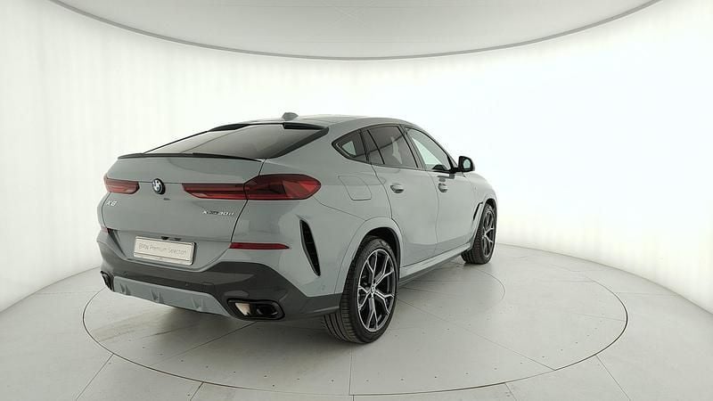 Usado BMW X6 M Sport 298 HP (219 kW) 2024 Cinzento SUV