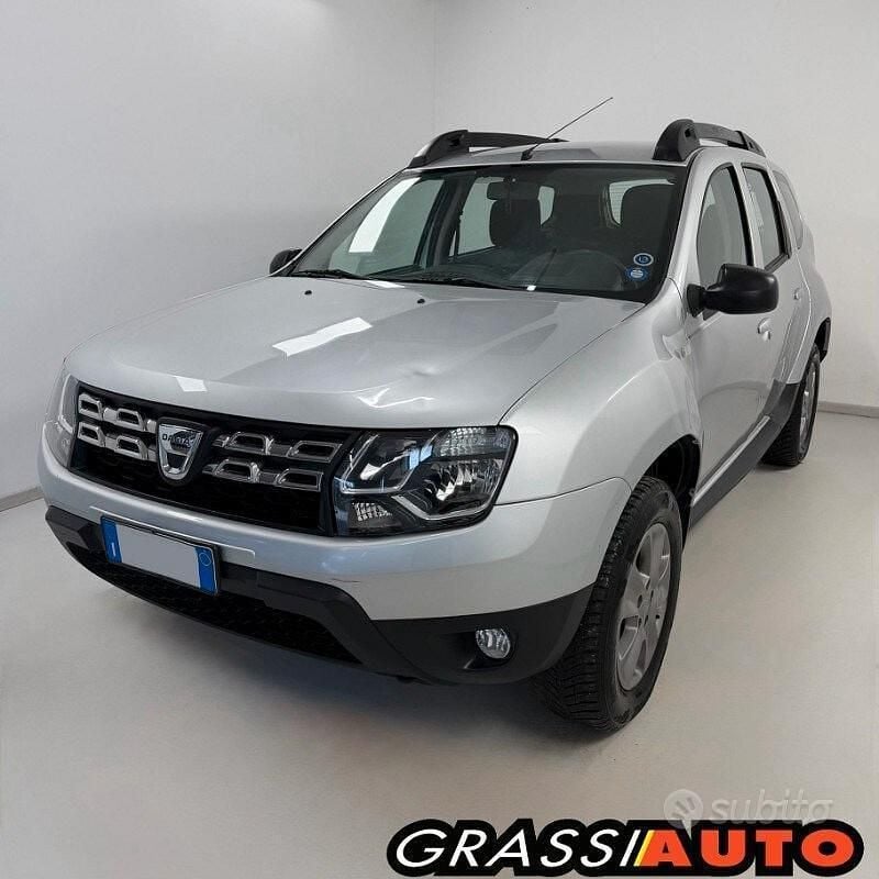 Usata Dacia Duster Lauréate 110 CV (80 kW) 2014 Argento SUV