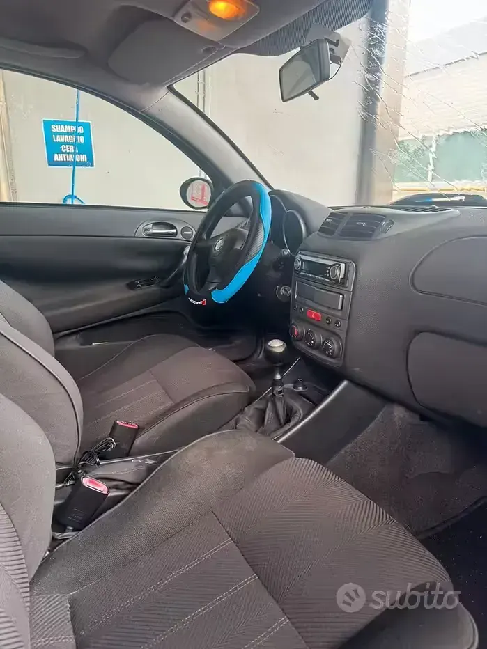 Usata Alfa Romeo 147 140 CV (102 kW) 2004 Nero Utilitaria