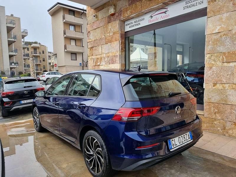 Usata VW Golf VIII Life 110 CV (80 kW) 2022 Other Berlina
