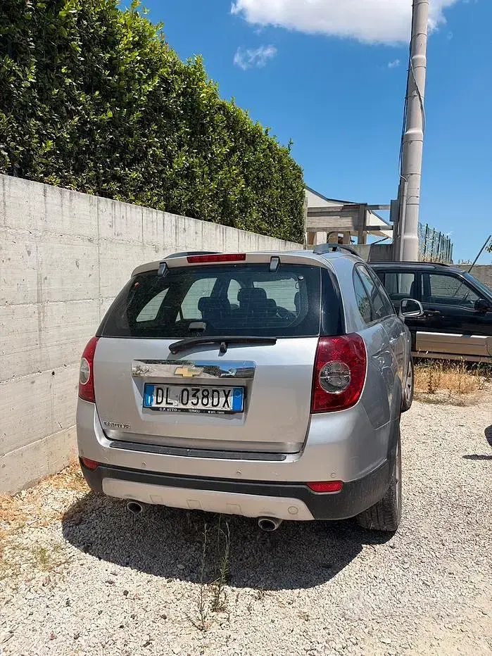 Usata Chevrolet Captiva 150 CV (110 kW) 2007 Grigio SUV