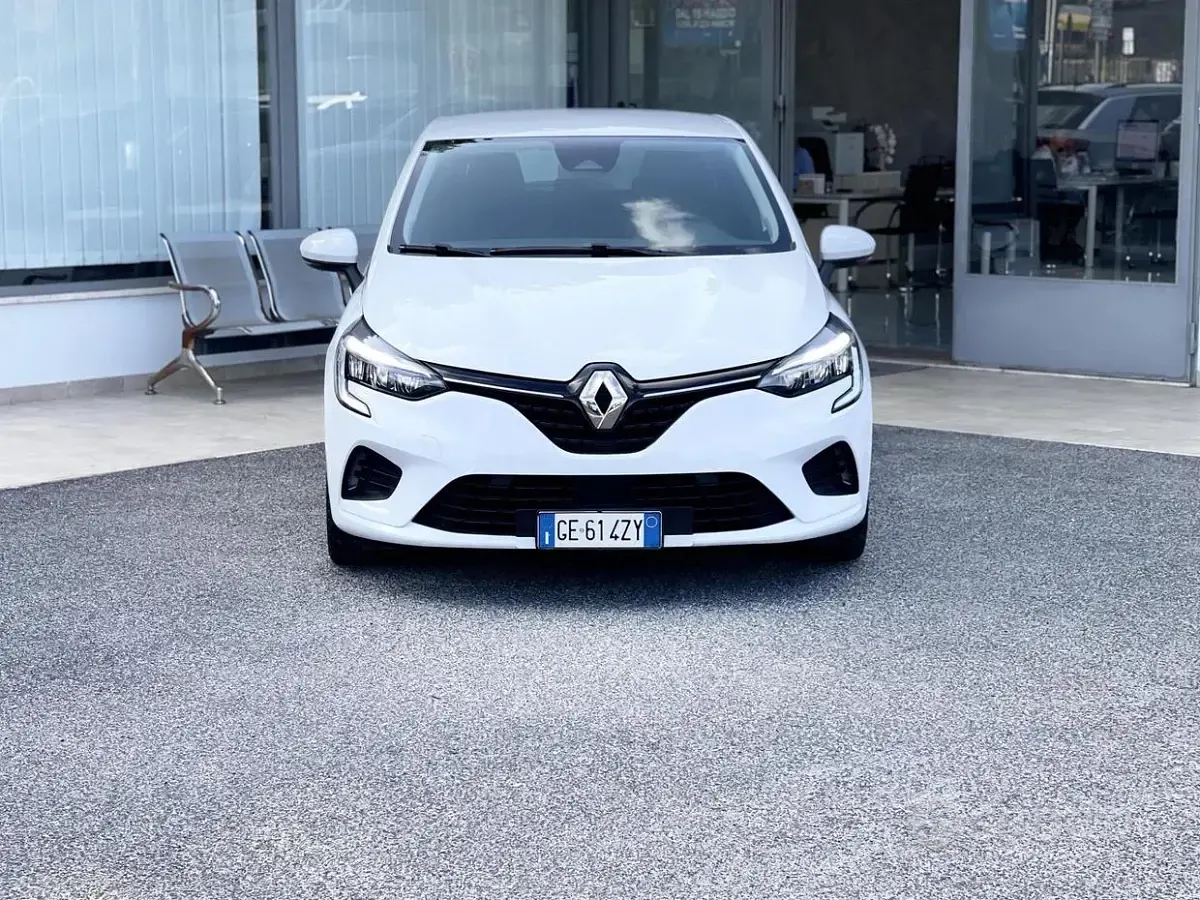 Usata Renault Clio V 101 CV (74 kW) 2021 Bianco Berlina