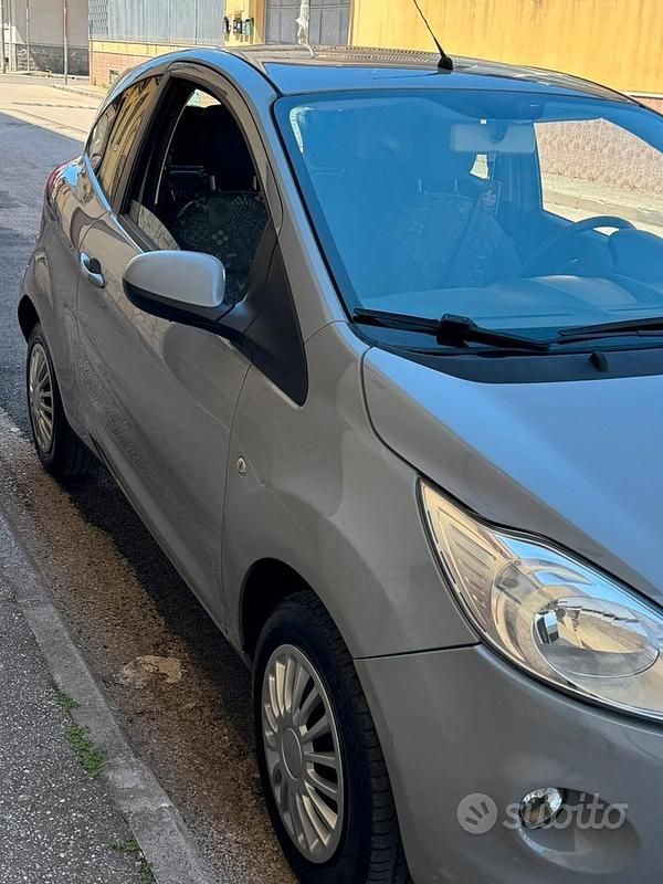 Usata Ford Ka 69 CV (50 kW) 2015 Grigio Utilitaria