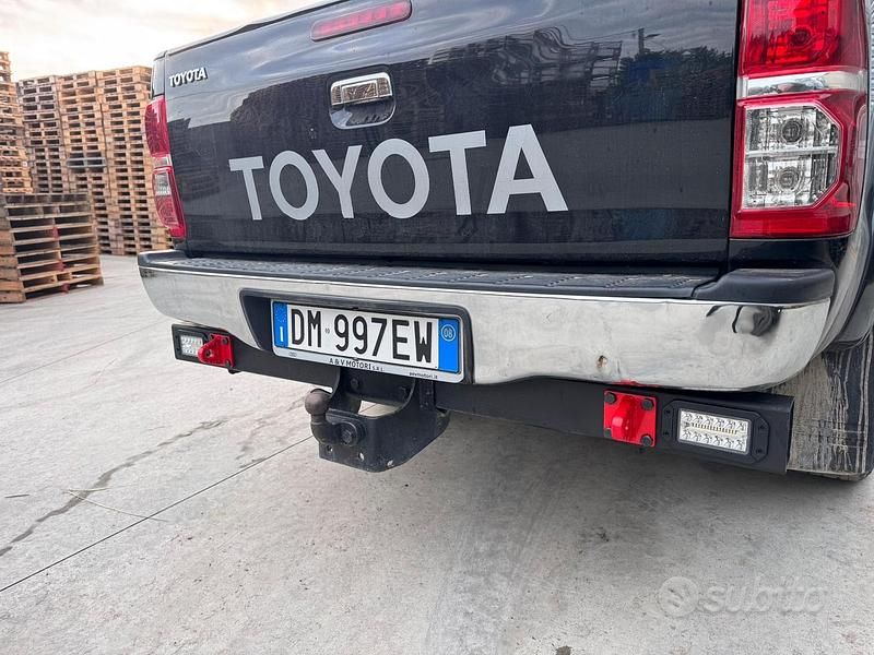 Usata Toyota HiLux 2008 Nero Pick-up
