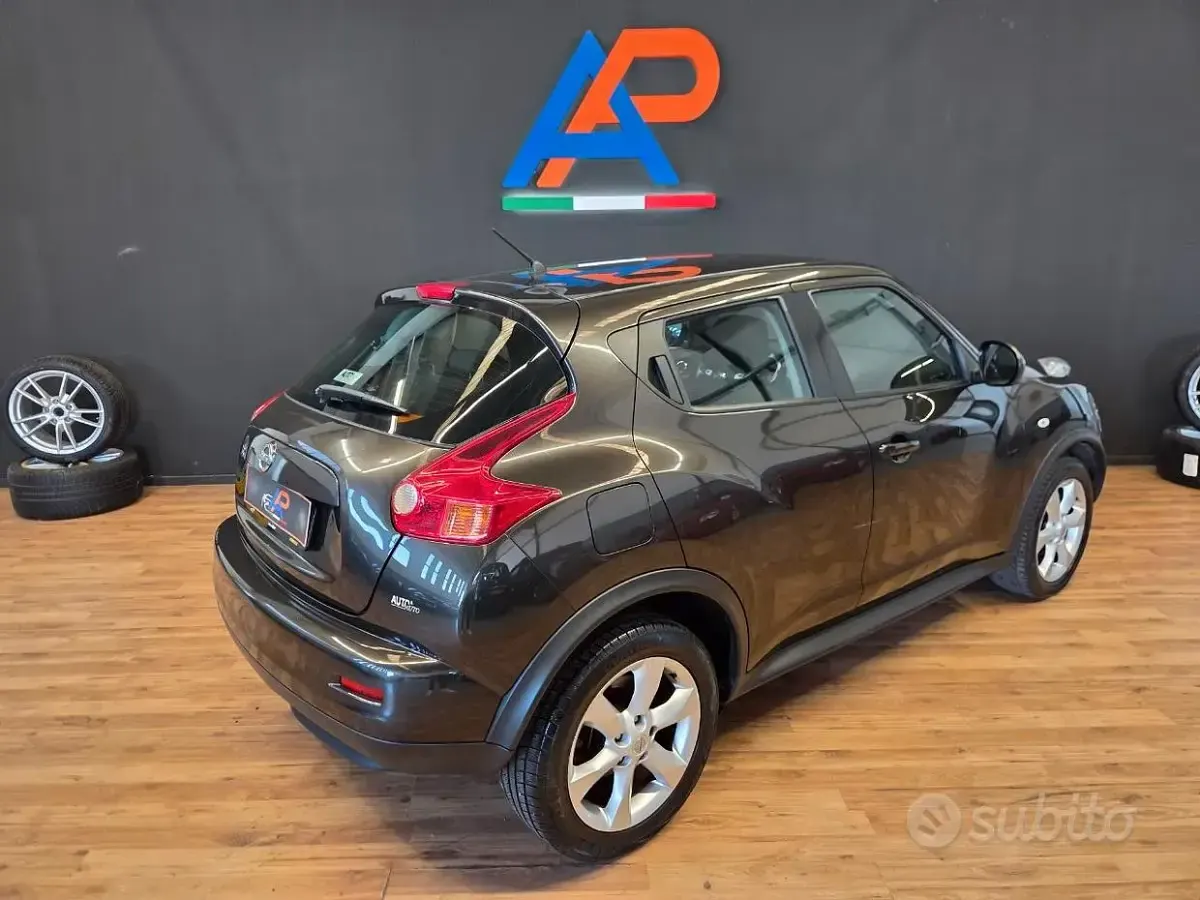 Usata Nissan Juke Tekna 117 CV (86 kW) 2012 Grigio SUV