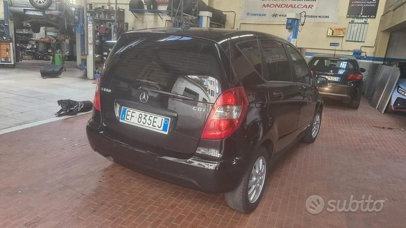 Usata Mercedes A180 Avantgarde 109 CV (80 kW) 2010 Nero Berlina