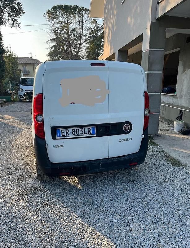 Usata Fiat Doblò 90 CV (66 kW) 2013 Bianco Monovolume
