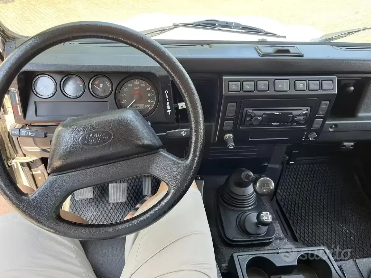 Usata Land Rover Defender 122 CV (89 kW) 2004 Station wagon