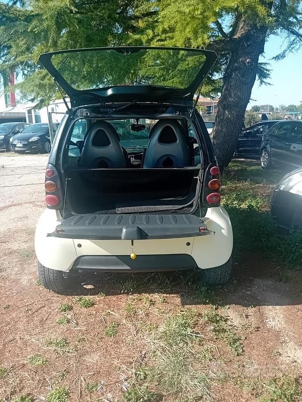 Usata Smart ForFour 2002 Bianco Utilitaria
