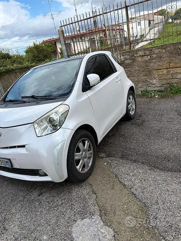 Usata Toyota iQ 98 CV (72 kW) 2010 Bianco Utilitaria