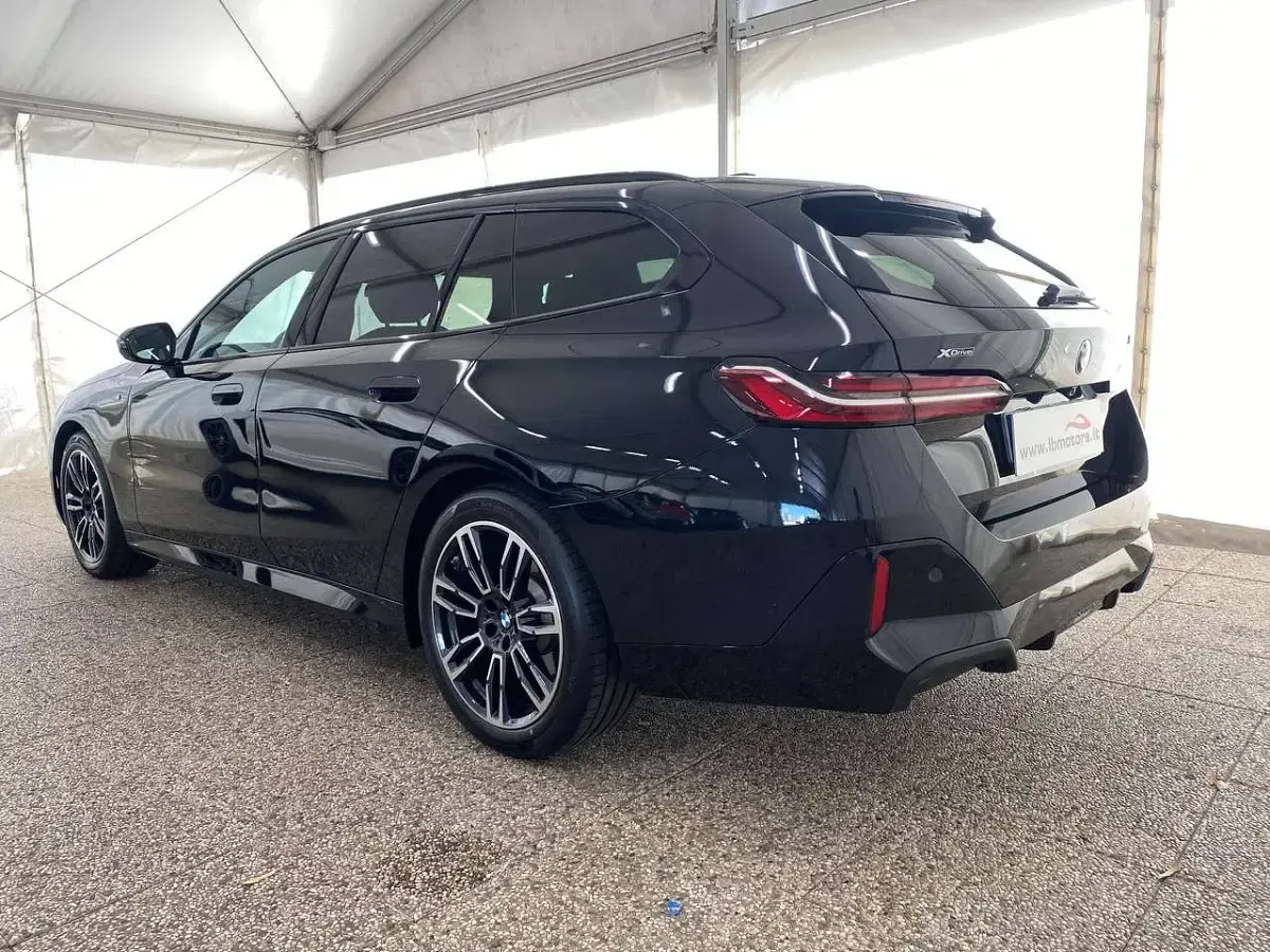 Usata BMW 520 M Sport 197 CV (144 kW) 2025 Nero Station wagon