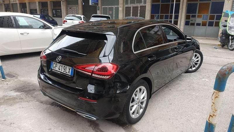 Usata Mercedes A180 116 CV (85 kW) 2020 Nero Berlina