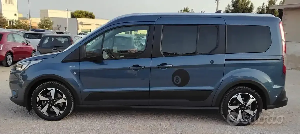 Usata Ford Tourneo Connect Active 120 CV (88 kW) 2022 Bluazzurro Monovolume