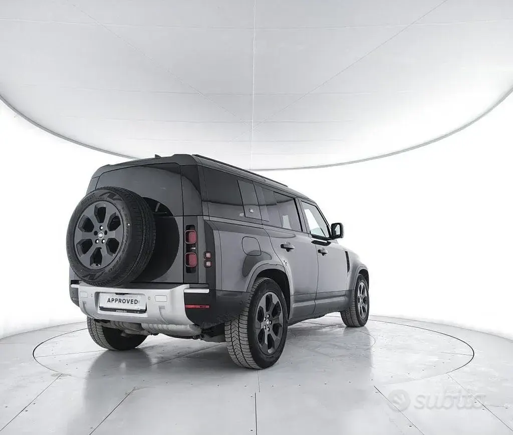 Occasion Land Rover Defender SE 200 ch (147 kW) 2023 Gris SUV
