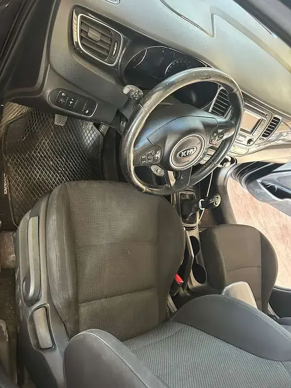 Usata Kia Carens 116 CV (85 kW) 2017 Nero Monovolume
