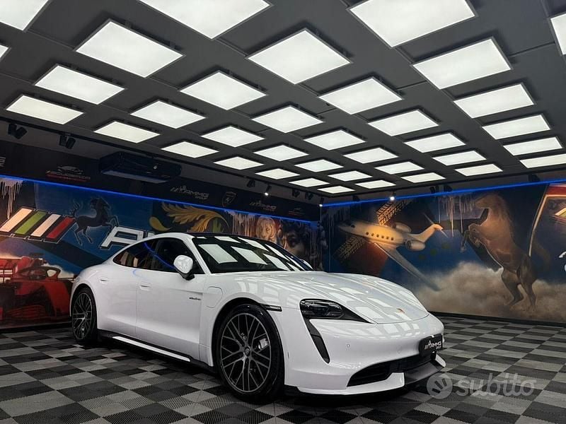 Usata Porsche Taycan Turbo 141 kW (193 CV) 2021 Bianco Berlina