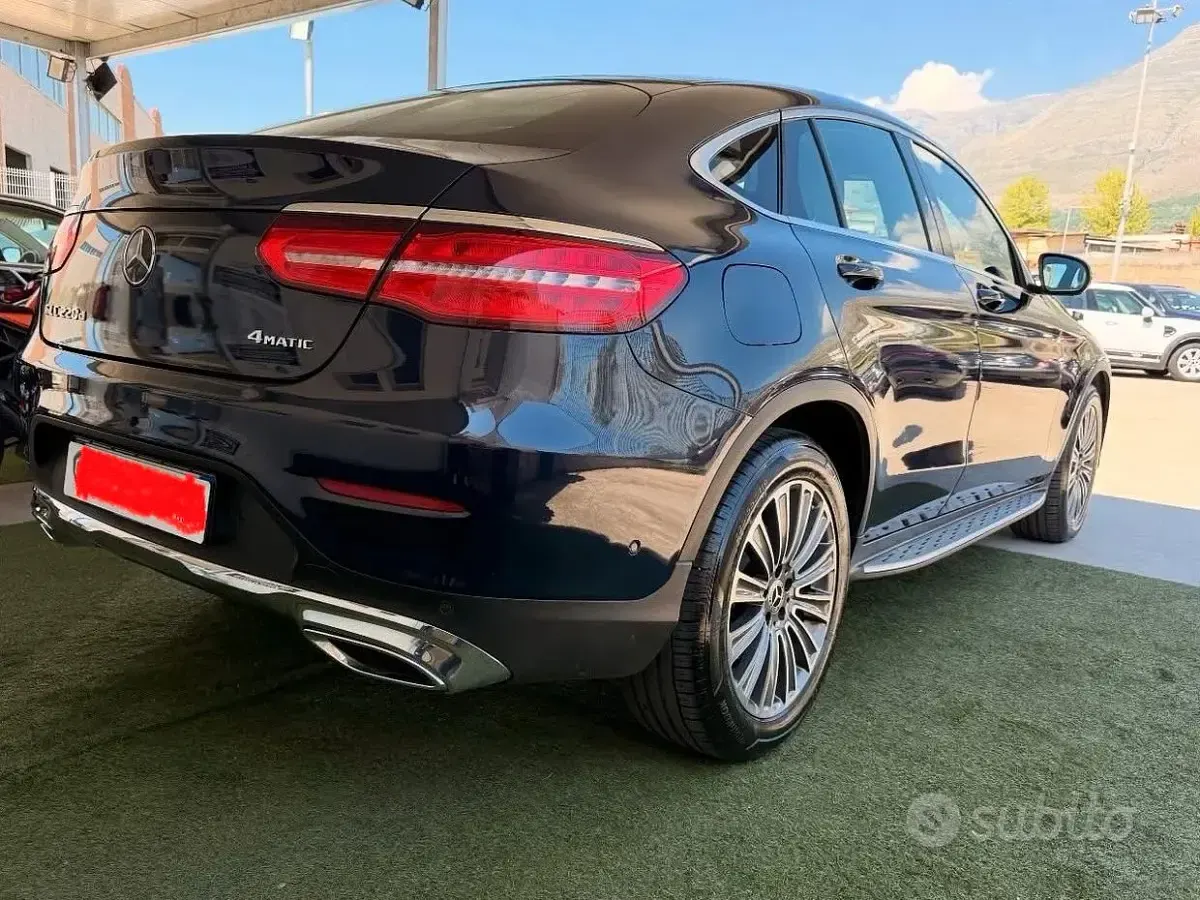 Usata Mercedes GLC220 194 CV (142 kW) 2019 Bluazzurro SUV