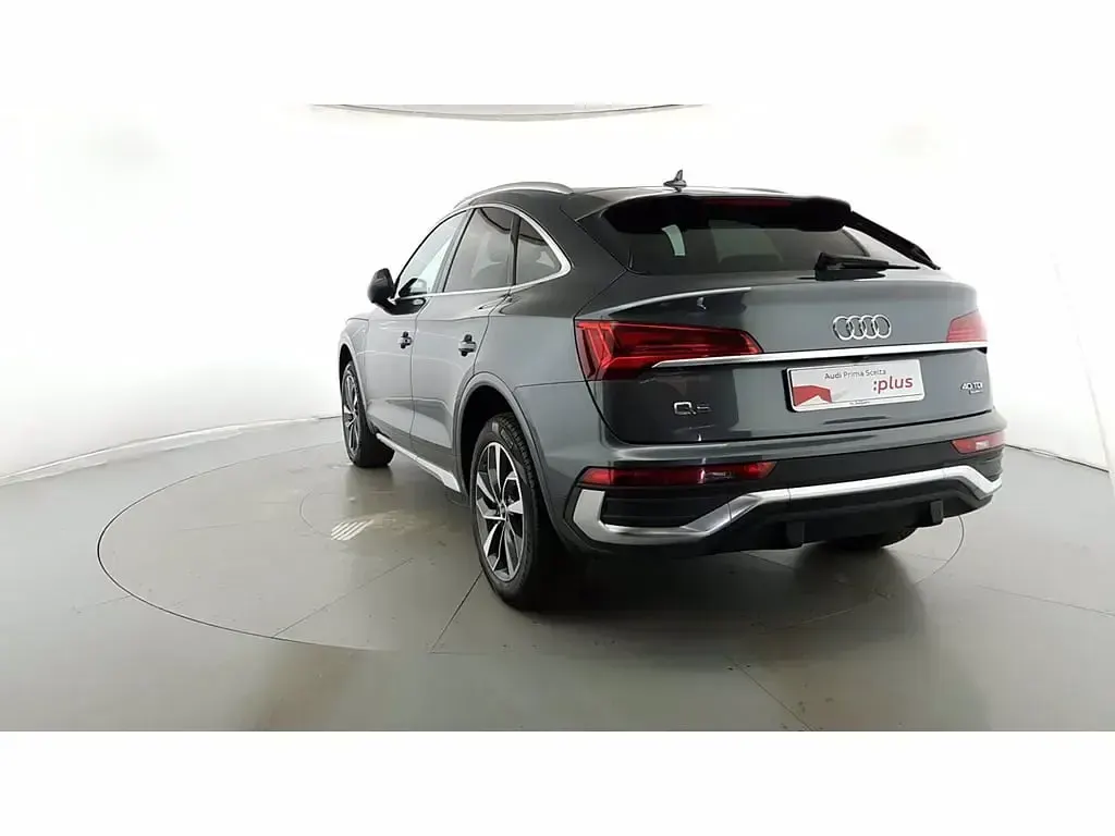 Usata Audi Q5 Sportback S-Line 204 CV (150 kW) 2021 Grigio daytona SUV