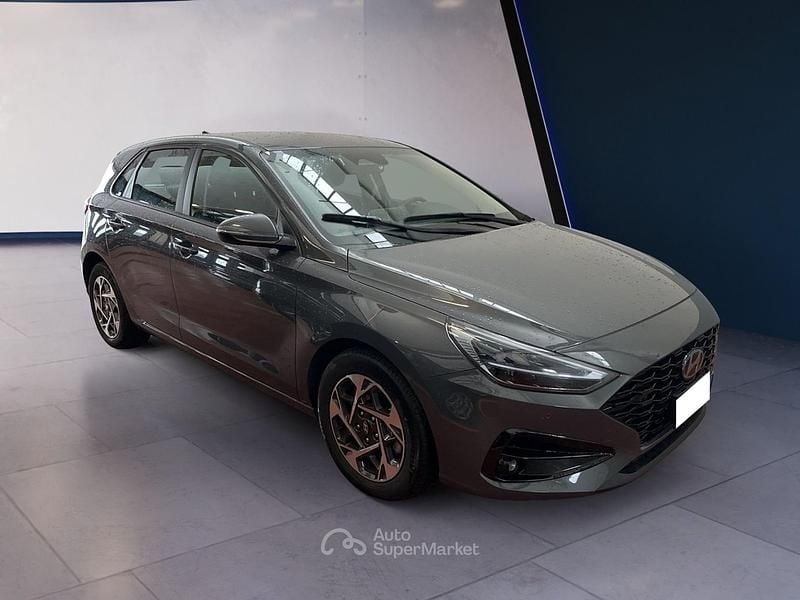 Usata Hyundai i30 101 CV (74 kW) 2025 Grigio Berlina