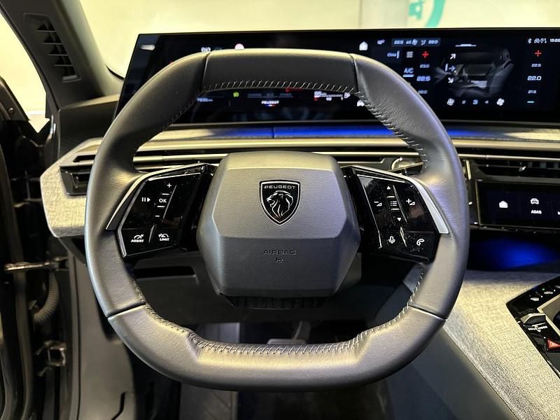 Usata Peugeot 3008 Allure 136 CV (100 kW) 2024 Grigio SUV