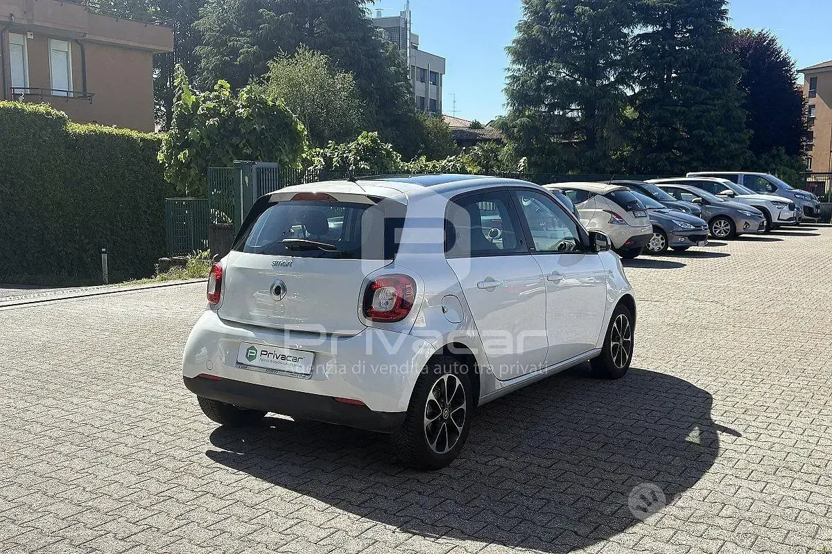 Usata Smart ForFour Passion 71 CV (52 kW) 2016 Bianco Utilitaria
