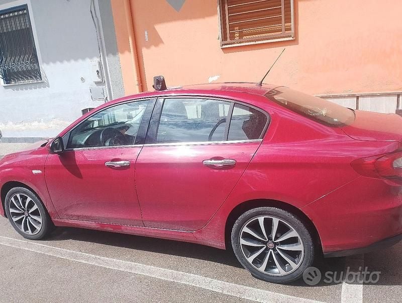 Usata Fiat Tipo 120 CV (88 kW) 2016 Rosso Berlina