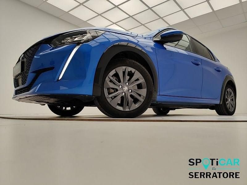 Usata Peugeot e-208 Allure 100 kW (136 CV) 2021 Blu Utilitaria