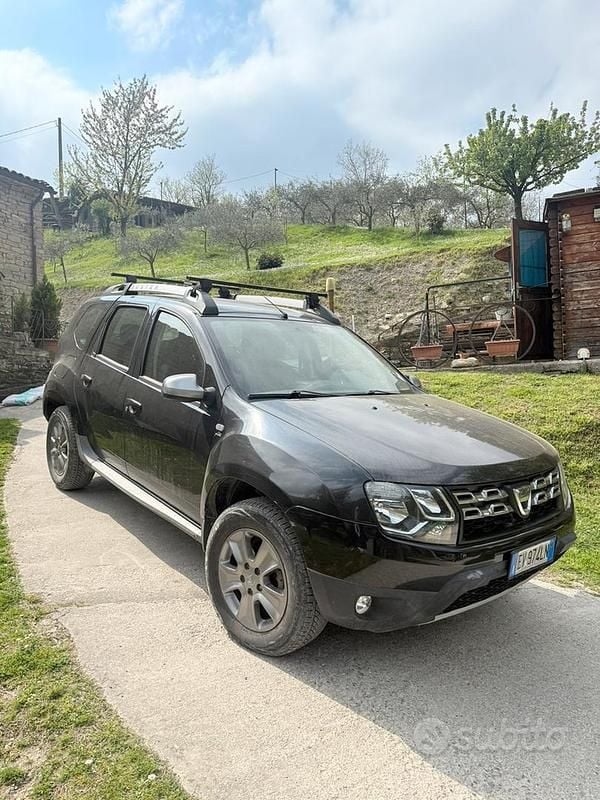Usata Dacia Duster Lauréate 110 CV (80 kW) 2014 Nero SUV