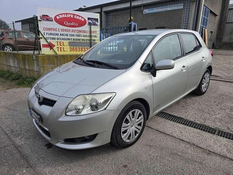 Usata Toyota Auris Sol 124 CV (91 kW) 2007 Argento Utilitaria