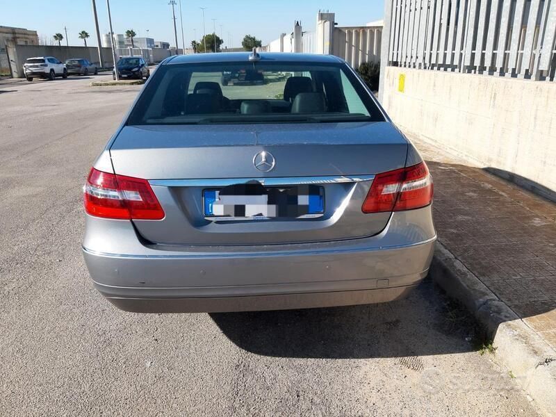 Usata Mercedes E220 2011 Grigio Berlina