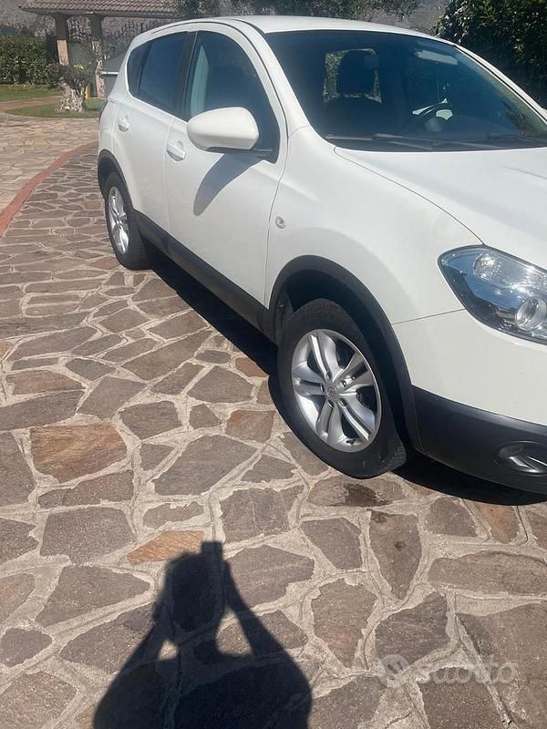 Bianco Usata 2013 Nissan Qashqai SUV | 6000 € (Cara) - Immagine 1/4