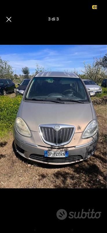 Usata Lancia Musa 77 CV (56 kW) 2009 Beige Monovolume