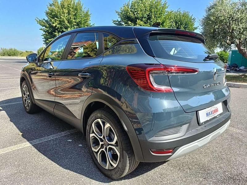 Usata Renault Captur Techno 101 CV (74 kW) 2024 Blu/azzurro SUV