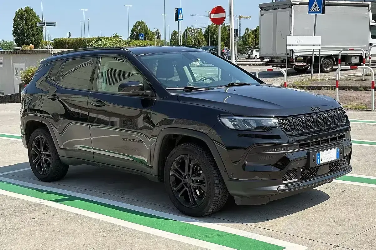Usata Jeep Compass Night Eagle 131 CV (96 kW) 2022 Nero SUV