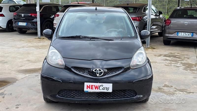 Usata Toyota Aygo 68 CV (50 kW) 2007 Nero Utilitaria